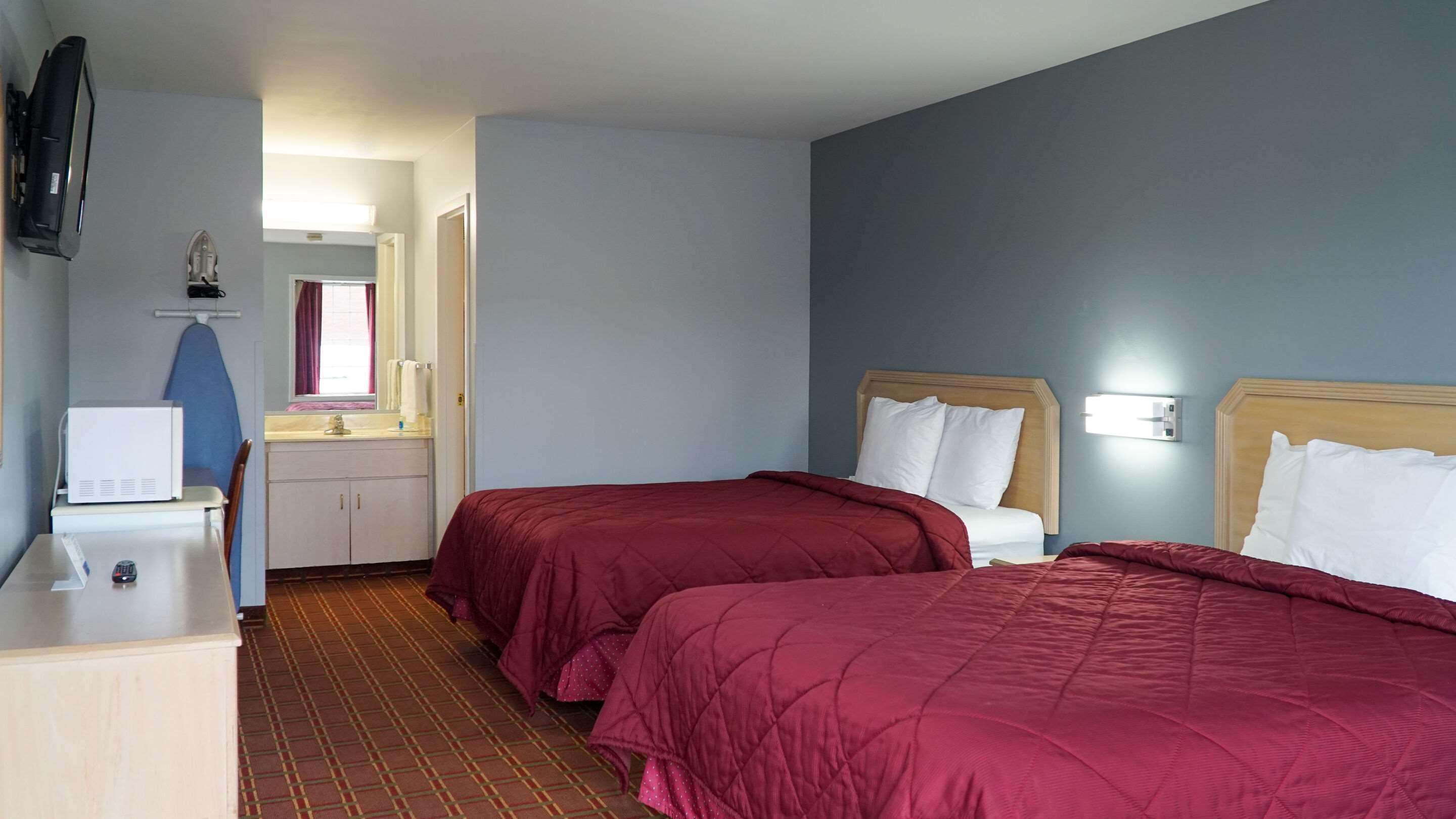Rodeway Inn Beebe Bagian luar foto